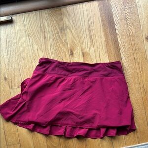 Lulu berry tennis skirt. Ruffles in back